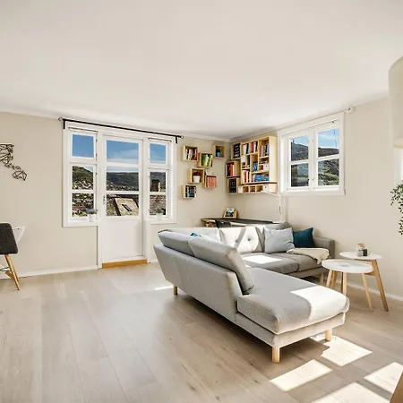 Panoramic & Garden Apartment *